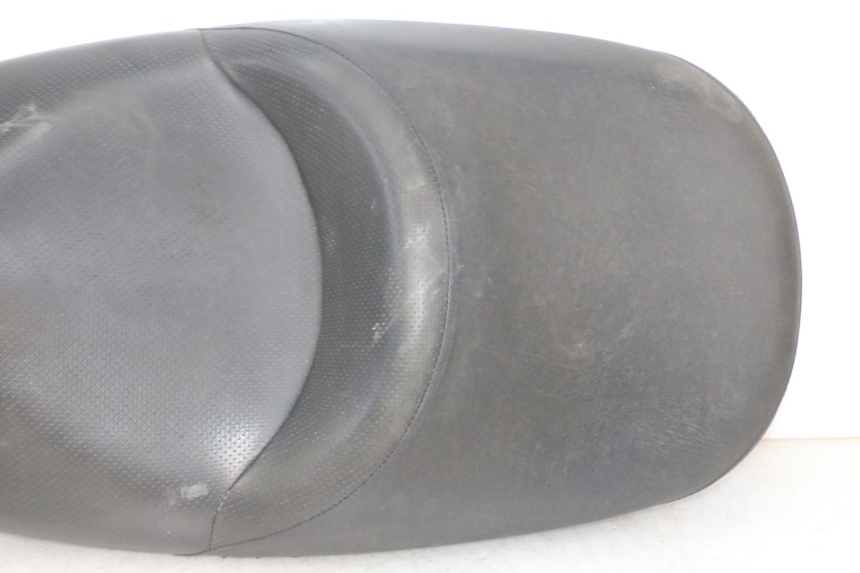 photo de SELLE HONDA FES S-WING SWING ABS 125 (2007 - 2015) - Zoom état d’usage