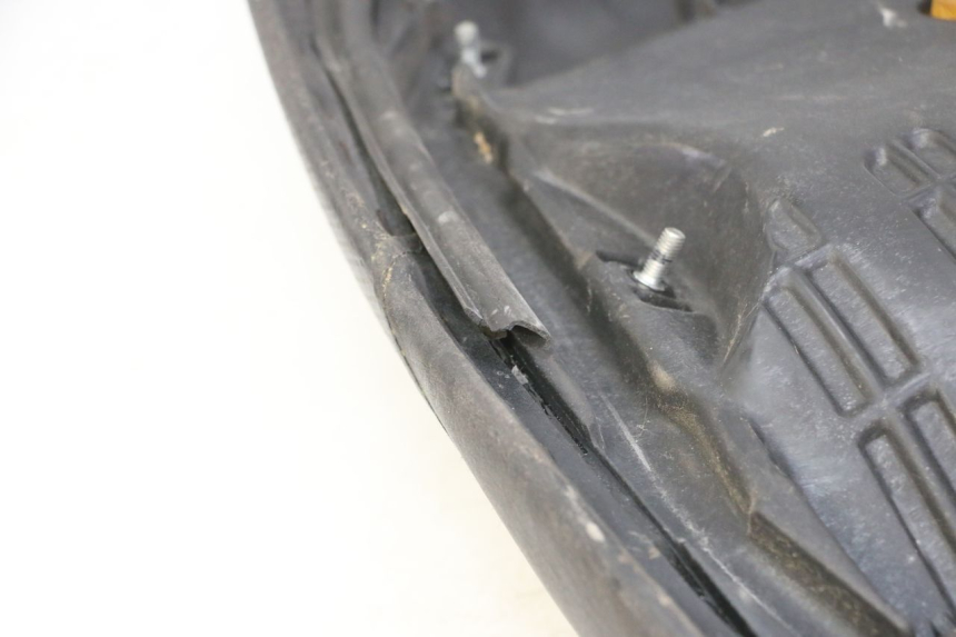 photo de SELLE HONDA FES S-WING SWING ABS 125 (2007 - 2015) - Autre angle de vue