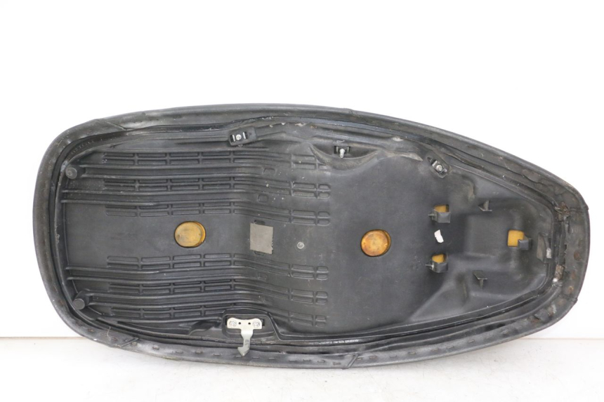 photo de SELLE HONDA FES S-WING SWING 125 (2007 - 2015) - Inspection visuelle