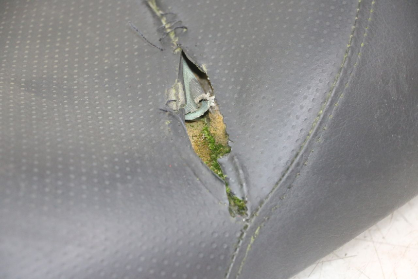 photo de SELLE HONDA FES S-WING SWING 125 (2007 - 2015) - Zoom état d’usage