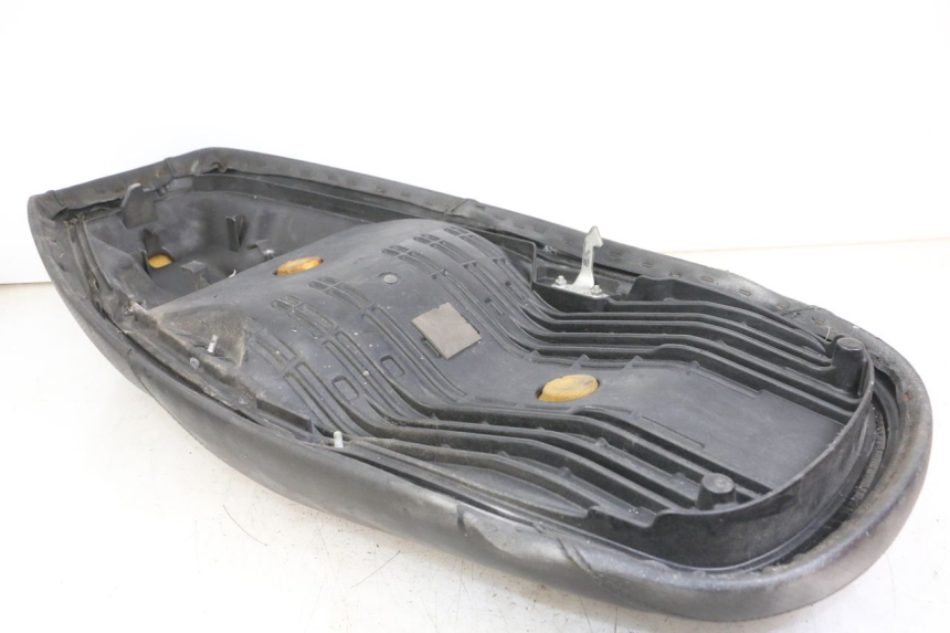 photo de SELLE HONDA FES S-WING SWING 125 (2007 - 2015) - État de surface