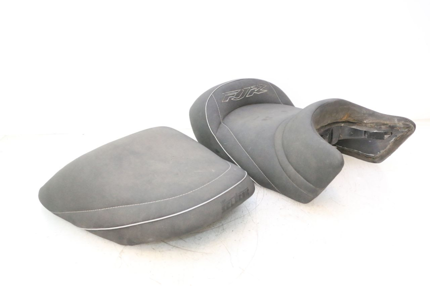 photo de SELLE YAMAHA FJR 1300 (2001 - 2005) - Zoom état d’usage
