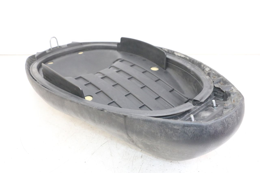 photo de SELLE MBK FLAME X 125 (2004 - 2007) - Détail de la pièce