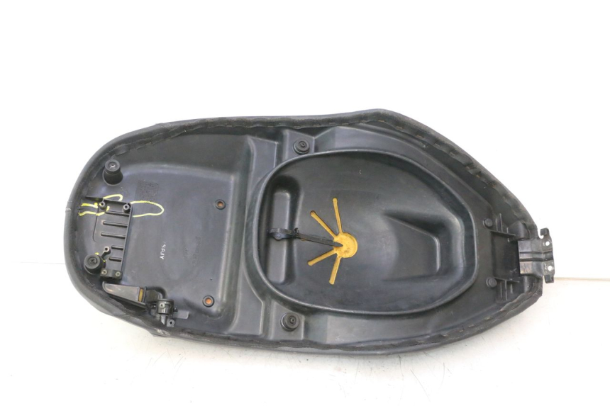 photo de SELLE PIAGGIO FLY 2T 50 (2004 - 2017) - Vue rapprochée