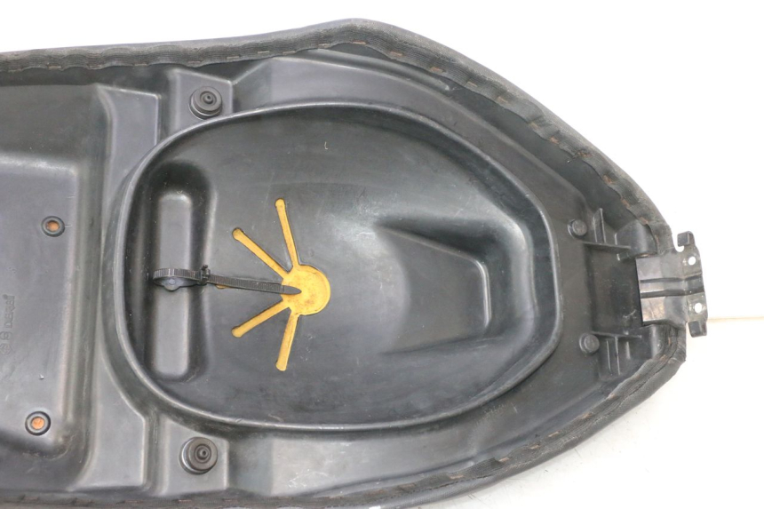 photo de SELLE PIAGGIO FLY 2T 50 (2004 - 2017) - Inspection visuelle