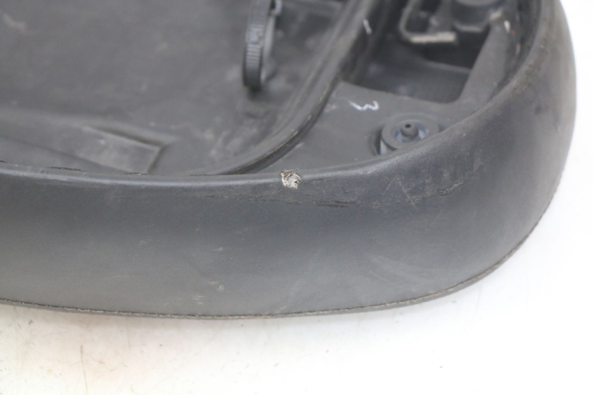 photo de SELLE PIAGGIO FLY 4T 50 (2013 - 2017) - Marquages et références