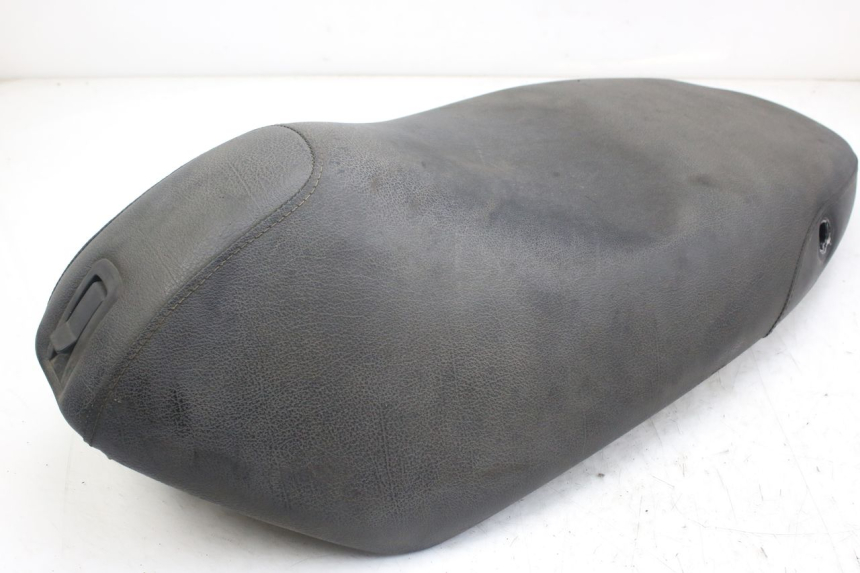 photo de SELLE PIAGGIO FLY 4T 50 (2013 - 2017) - Détails caractéristiques