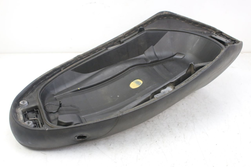 photo de SELLE PIAGGIO FLY 4T 50 (2013 - 2017) - Zoom état d’usage