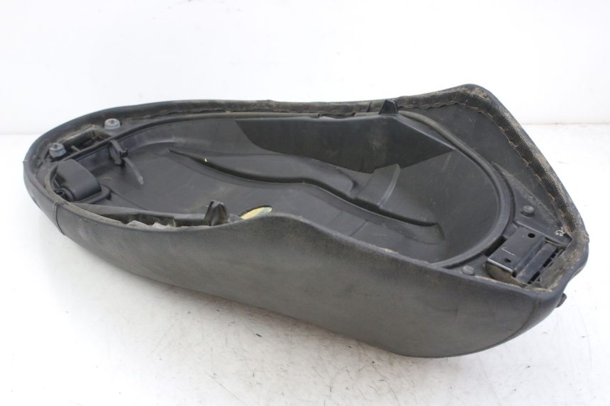 photo de SELLE PIAGGIO FLY 4T 50 (2013 - 2017) - Autre angle de vue