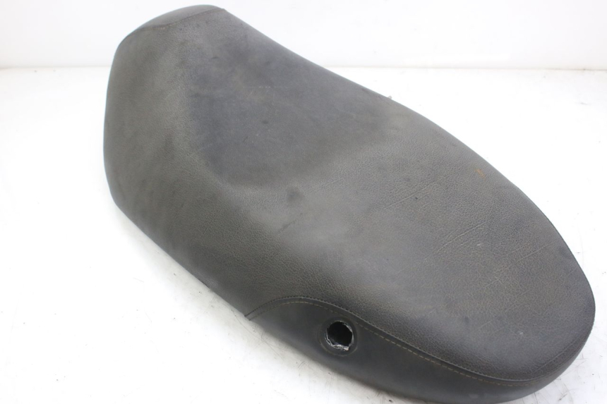 photo de SELLE PIAGGIO FLY 4T 50 (2013 - 2017) - Points de fixation