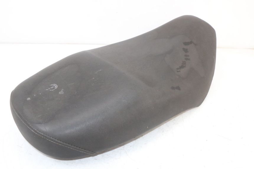 photo de SELLE PIAGGIO FLY 4T 50 (2004 - 2010) - Points de fixation