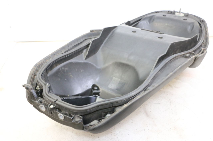 photo de SELLE HONDA FORZA ABS 300 (2013 - 2017) - Autre angle de vue