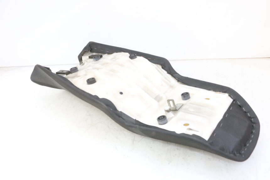 photo de SELLE YAMAHA FZ6 FAZER S2 600 (2007 - 2011) - Gros plan technique