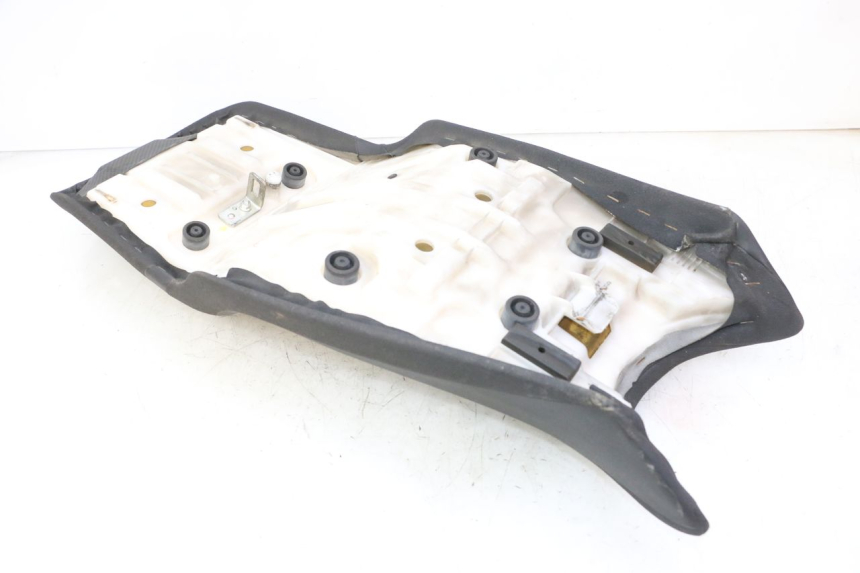 photo de SELLE YAMAHA FZ6 FAZER S2 600 (2007 - 2011) - État de surface