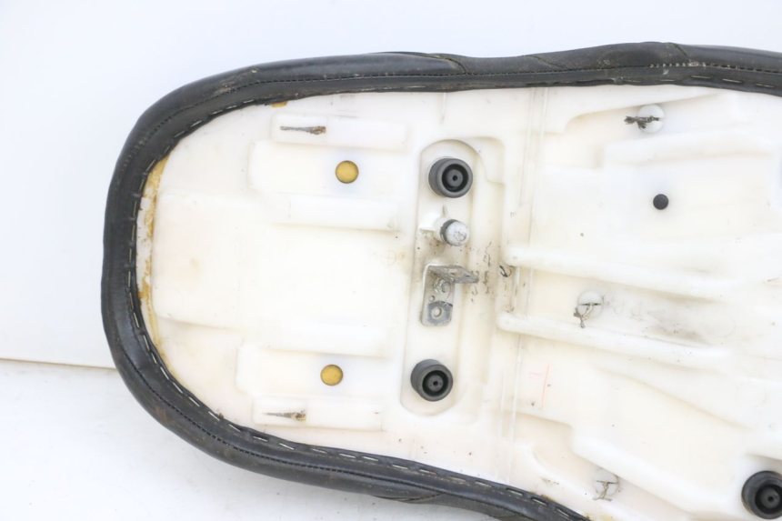 photo de SELLE YAMAHA FZ6 N FAZER 600 (2004 - 2006) - Zoom composants