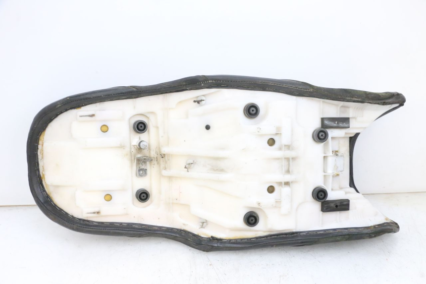 photo de SELLE YAMAHA FZ6 N FAZER 600 (2004 - 2006) - Vue rapprochée