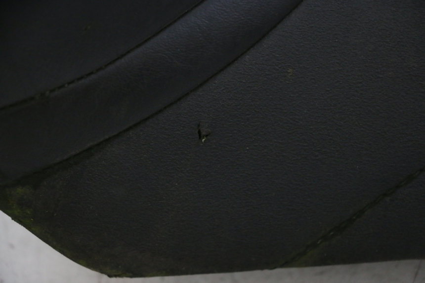 photo de SELLE YAMAHA FZ6 N FAZER 600 (2004 - 2006) - Points de fixation