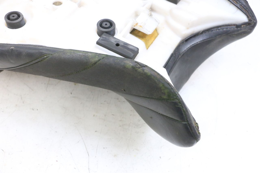 photo de SELLE YAMAHA FZ6 N FAZER 600 (2004 - 2006) - État de surface