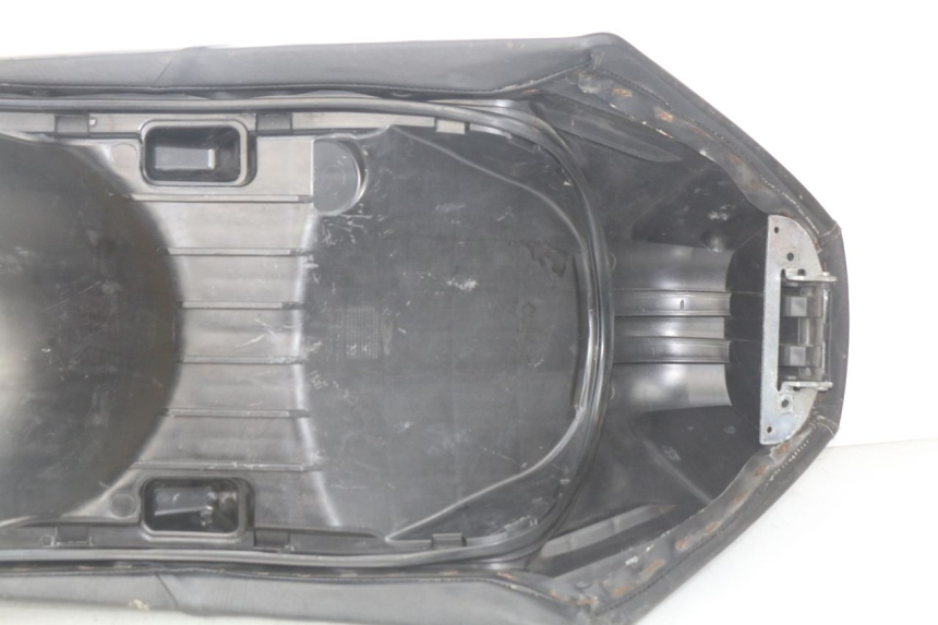 photo de SELLE PEUGEOT GEOPOLIS 400 (2007 - 2013) - Vue rapprochée