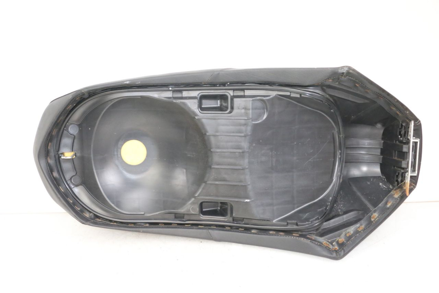 photo de SELLE PEUGEOT GEOPOLIS RS 125 (2007 - 2009) - Zoom composants