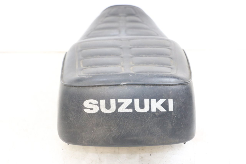 photo de SELLE SUZUKI GN 125 (1997 - 2000) - Zoom composants