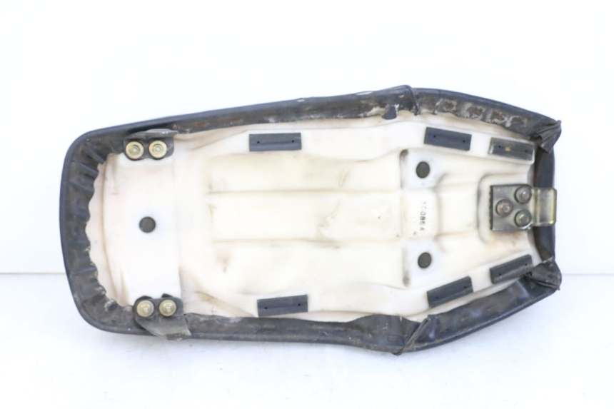 photo de SELLE SUZUKI GN 125 (1997 - 2000) - Zoom état d’usage