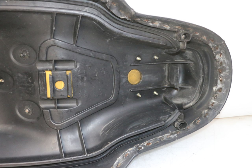 photo de SELLE KYMCO GRAND DINK 125 (2008 - 2014) - Points de fixation