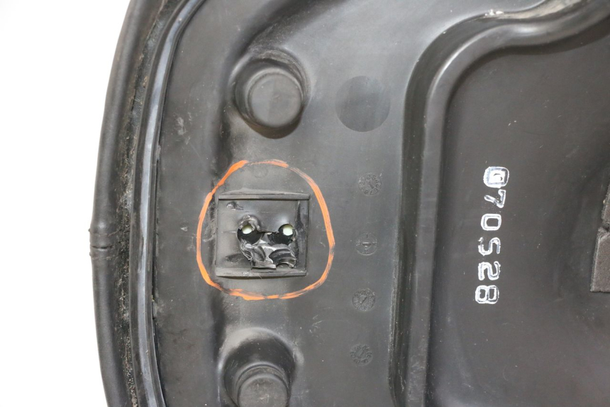 photo de SELLE KYMCO GRAND DINK 125 (2008 - 2014) - État de surface