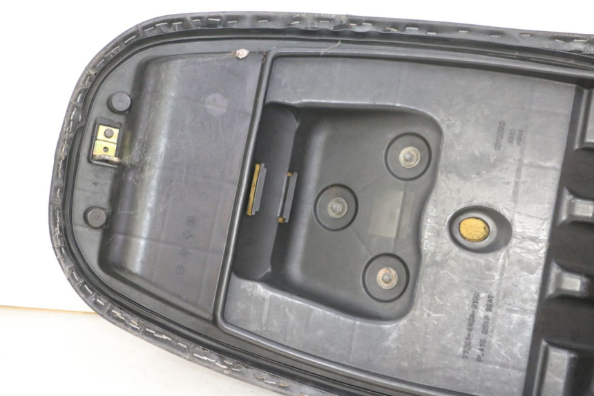 photo de SELLE KYMCO GRAND DINK 125 (2002 - 2007) - Photo complémentaire