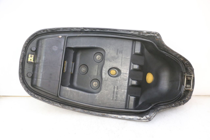 photo de SELLE KYMCO GRAND DINK 125 (2002 - 2007) - Inspection visuelle