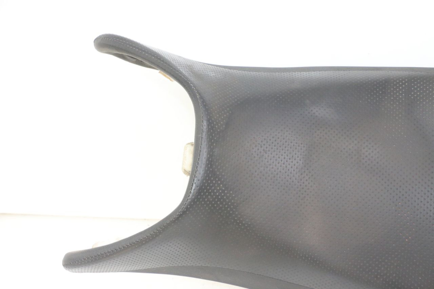 photo de SELLE SUZUKI GS GSE 500 (2001 - 2003) - Détails caractéristiques