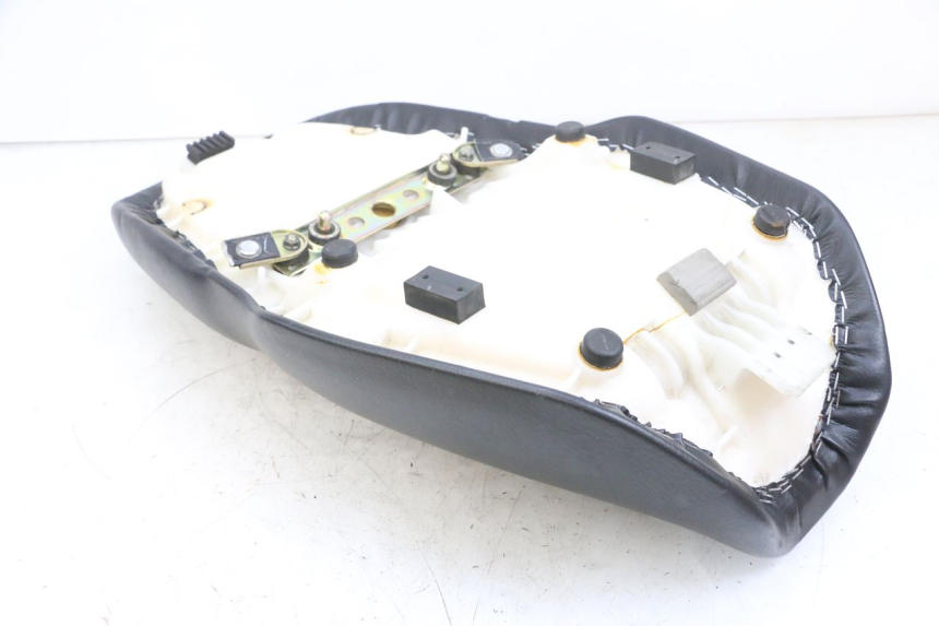 photo de SELLE SUZUKI GSF N BANDIT 600 (1996 - 1999) - Autre angle de vue