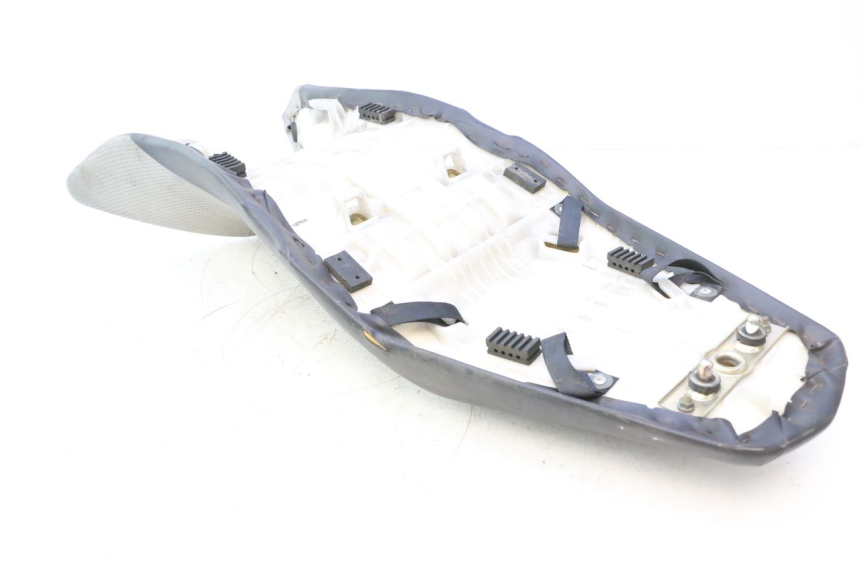 photo de SELLE SUZUKI GSR 600 (2005 - 2012) - Zoom état d’usage