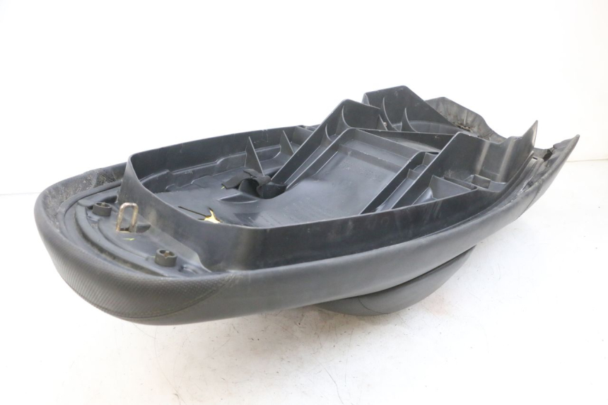 photo de SELLE SYM GTS EVO 125 (2009 - 2013) - Marquages et références