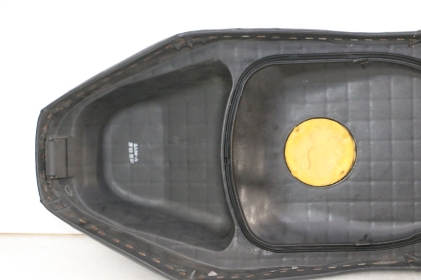 photo de SELLE DAELIM HISTORY 125 (2001 - 2002) - Vue rapprochée