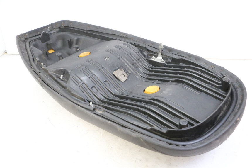 photo de SELLE HONDA FES S-WING SWING ABS 125 (2007 - 2015) - Zoom composants