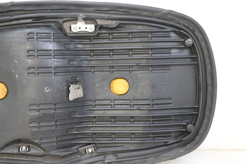 photo de SELLE HONDA FES S-WING SWING ABS 125 (2007 - 2015) - Inspection visuelle