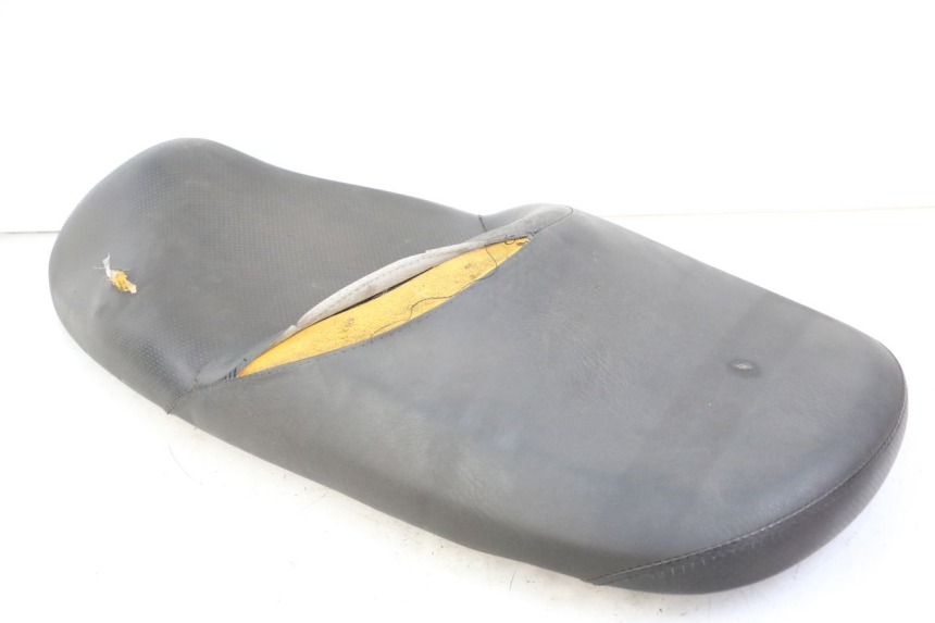 photo de SELLE HONDA FES S-WING SWING ABS 125 (2007 - 2015) - Gros plan technique