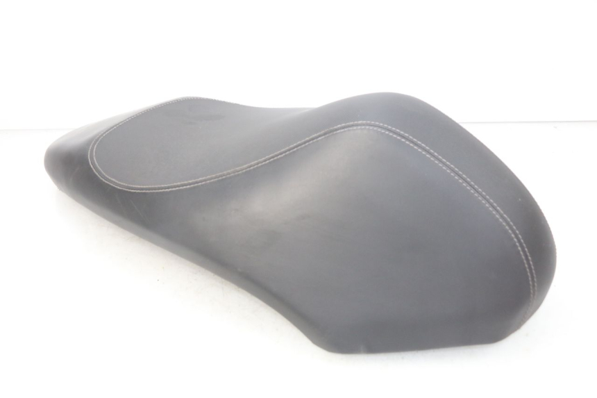 photo de SELLE PEUGEOT KISBEE 2T 50 (2010 - 2017) - Points de fixation