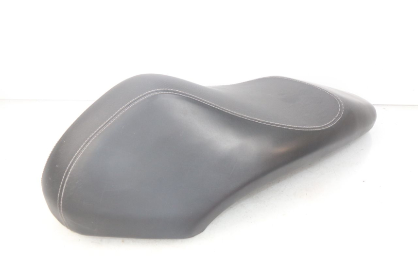 photo de SELLE PEUGEOT KISBEE 2T 50 (2010 - 2017) - État de surface