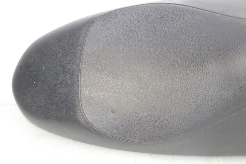 photo de SELLE PEUGEOT KISBEE 2T 50 (2010 - 2017) - Zoom qualité