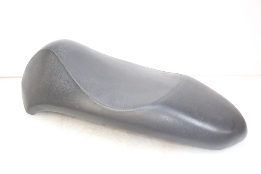 photo de SELLE PEUGEOT KISBEE 2T 50 (2010 - 2017) - Gros plan technique