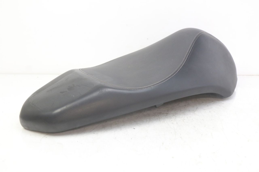 photo de SELLE PEUGEOT KISBEE 2T 50 (2010 - 2017) - Zoom état d’usage