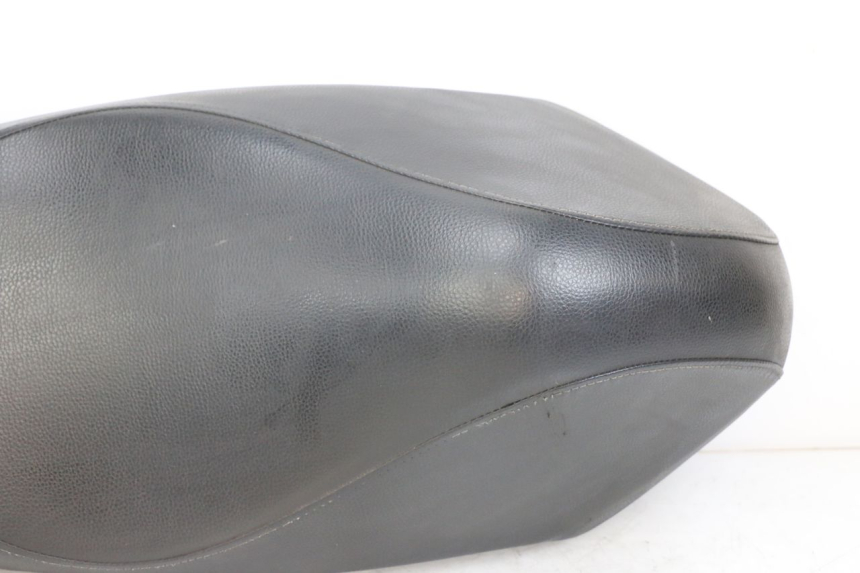 photo de SELLE PEUGEOT KISBEE 2T 50 (2018 - 2022) - Zoom composants