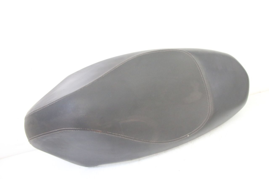 photo de SELLE PEUGEOT KISBEE 2T 50 (2010 - 2017) - Zoom état d’usage