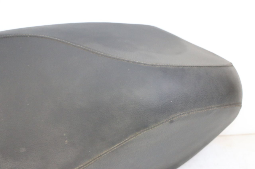 photo de SELLE PEUGEOT KISBEE 2T 50 (2010 - 2017) - Aperçu profil