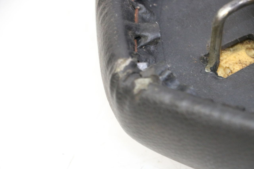 photo de SELLE PEUGEOT KISBEE 2T 50 (2010 - 2017) - Gros plan technique