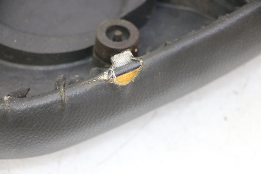 photo de SELLE PEUGEOT KISBEE 2T 50 (2010 - 2017) - Vue d’ensemble