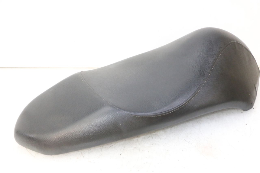 photo de SELLE PEUGEOT KISBEE 2T 50 (2010 - 2017) - Autre angle de vue