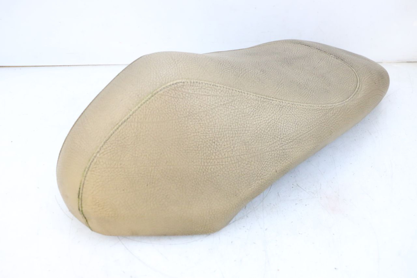 photo de SELLE PEUGEOT KISBEE 2T 50 (2010 - 2017) - Photo complémentaire